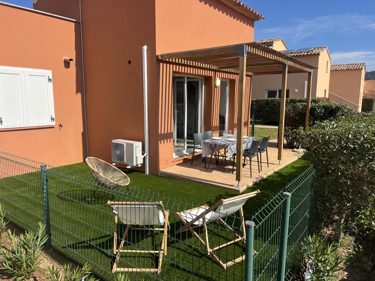 Residence Hoteliere Les Hameaux De Saint Cyprien Appartement 2 Chambres Lecci Buitenkant foto