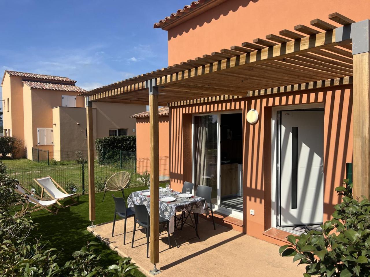 Residence Hoteliere Les Hameaux De Saint Cyprien Appartement 2 Chambres Lecci Buitenkant foto